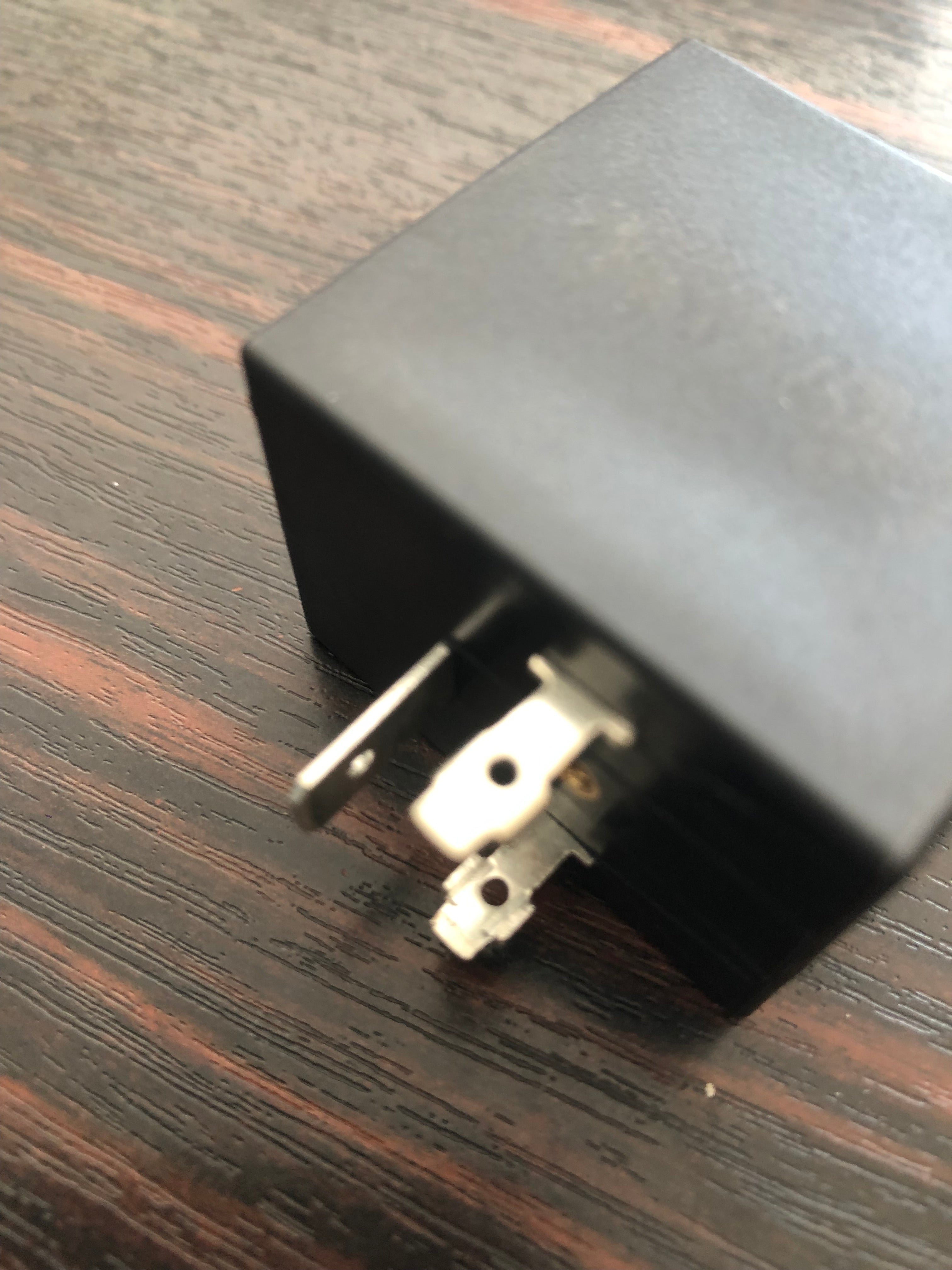 Bobina 230V 8W 50Hz – Foro Passante Ø13,5 mm per Elettrovalvola CEME