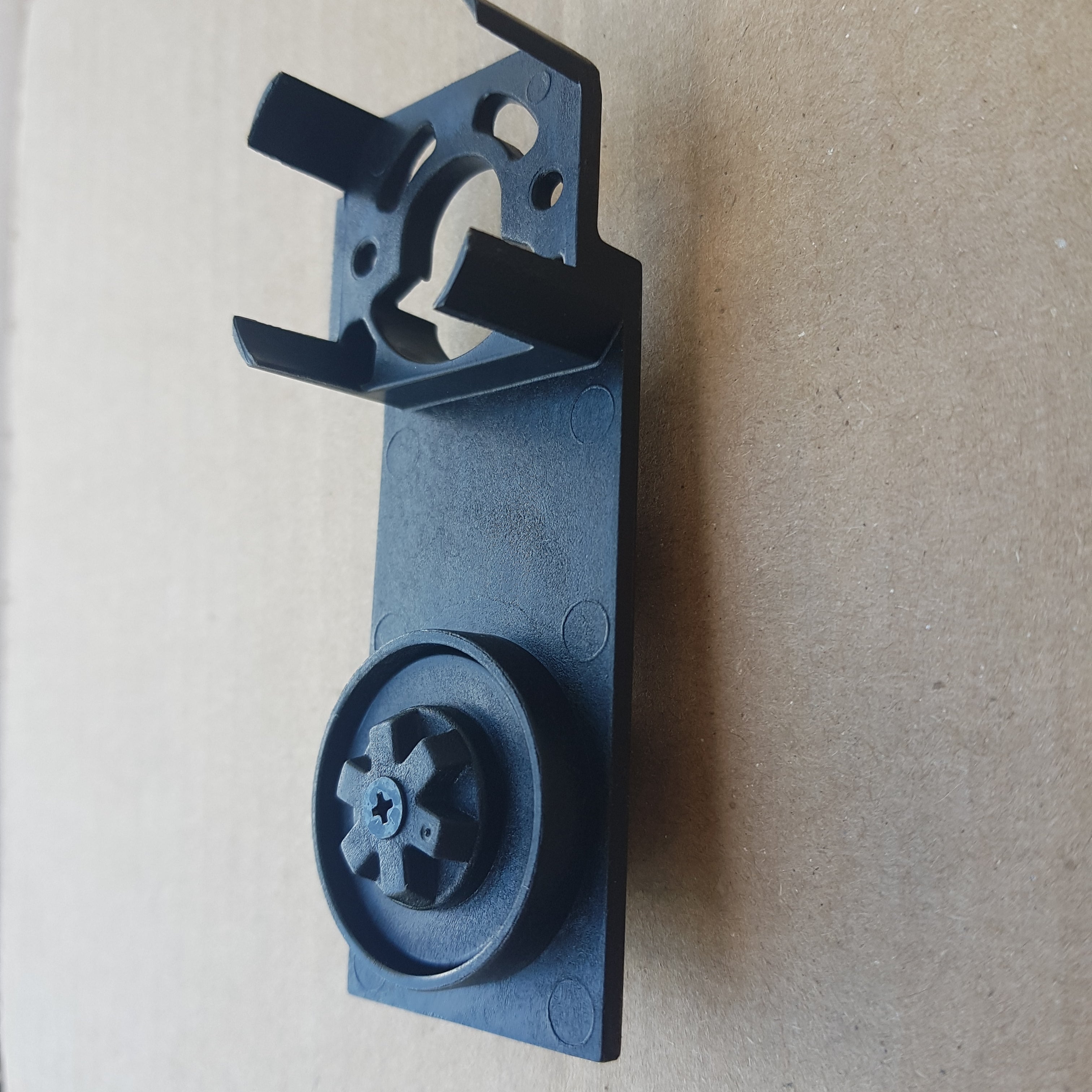 Braccio di sostegno spazzola lato motore scopa elettrica Black+Decker BDPSE1815P BLACK+DECKER