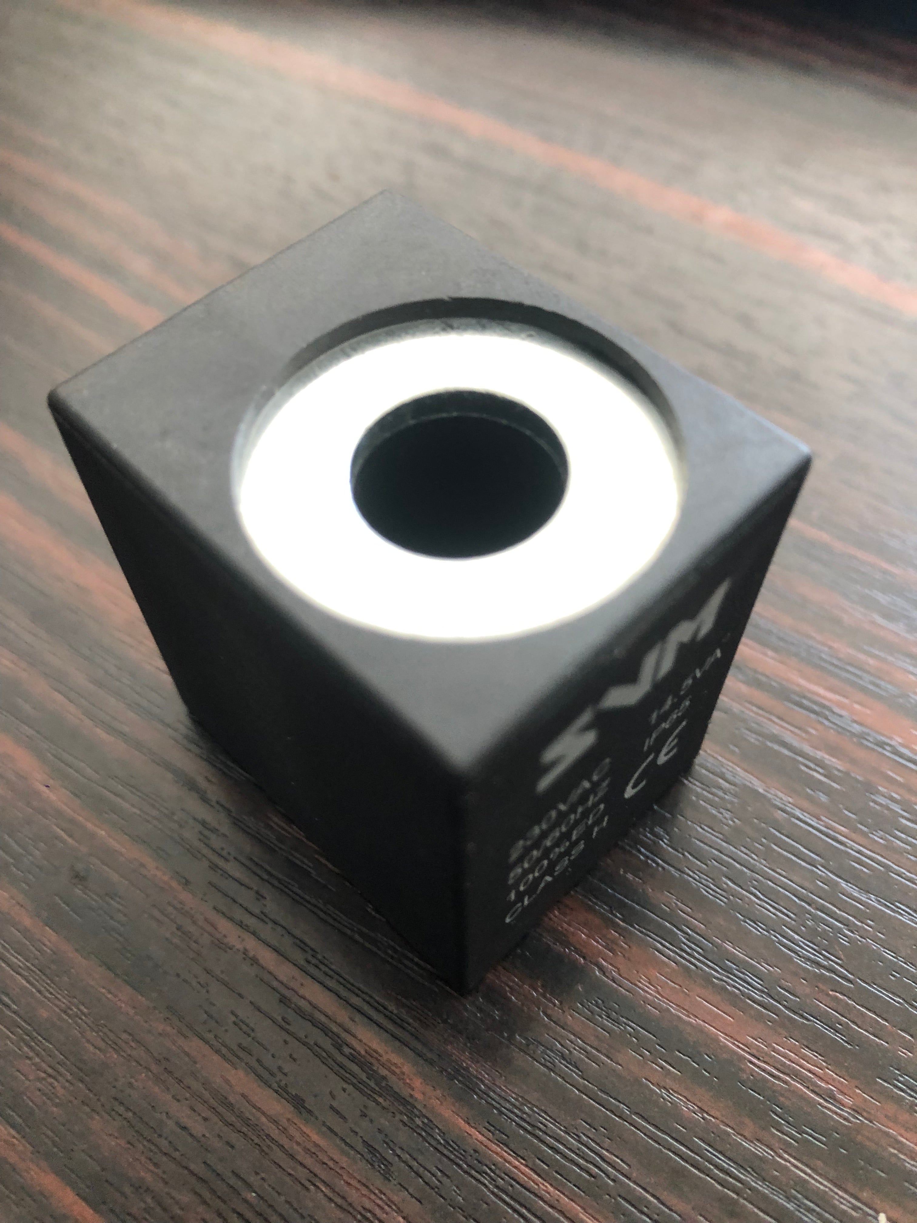 Bobina 230V 8W 50Hz – Foro Passante Ø13,5 mm per Elettrovalvola CEME