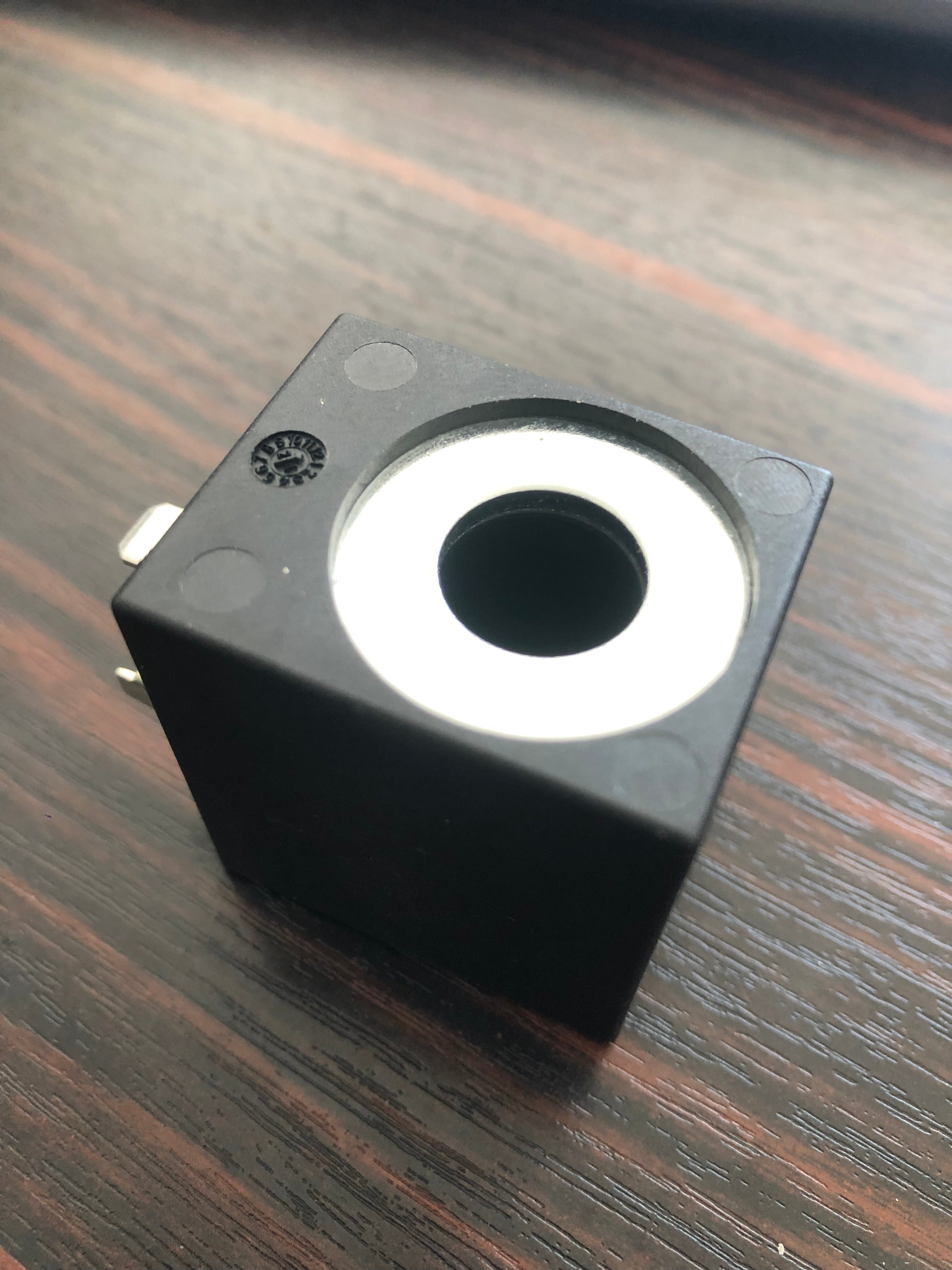 Bobina 230V 8W 50Hz – Foro Passante Ø13,5 mm per Elettrovalvola CEME