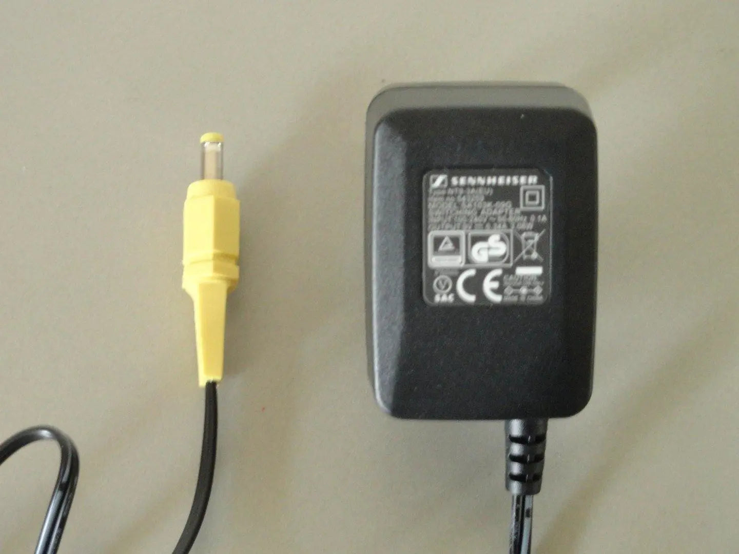 Alimentatore dc 9v 200mah per cuffie Sennheiser SENNHEISER