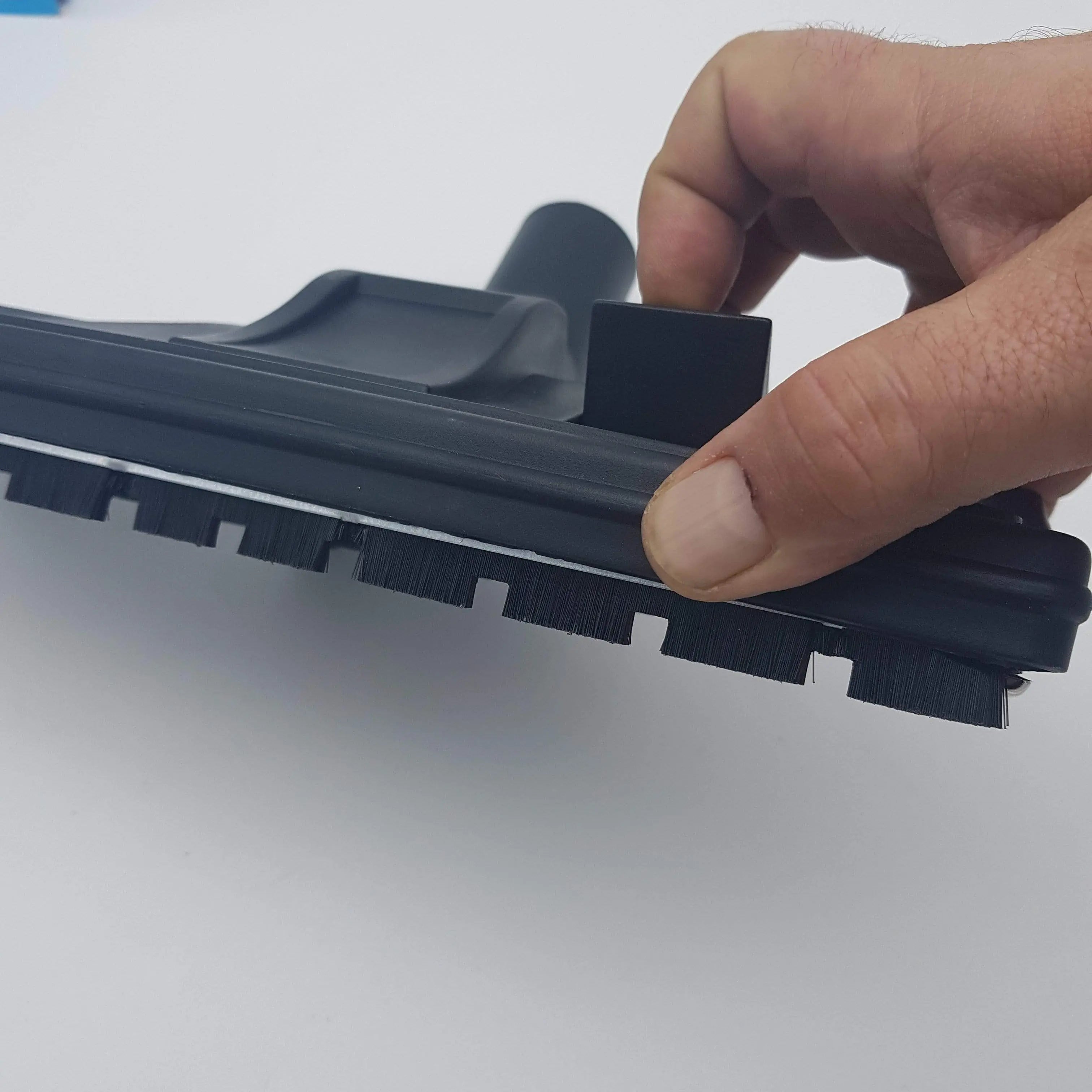 Spazzola con ruote universale per aspirapolvere Combi Brush con 7 raccordi MICROMIC